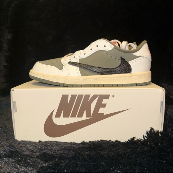 Travis Scott 3Y Nike Air Jordan 1 Low Olive Sneakers - Picture 5 of 8